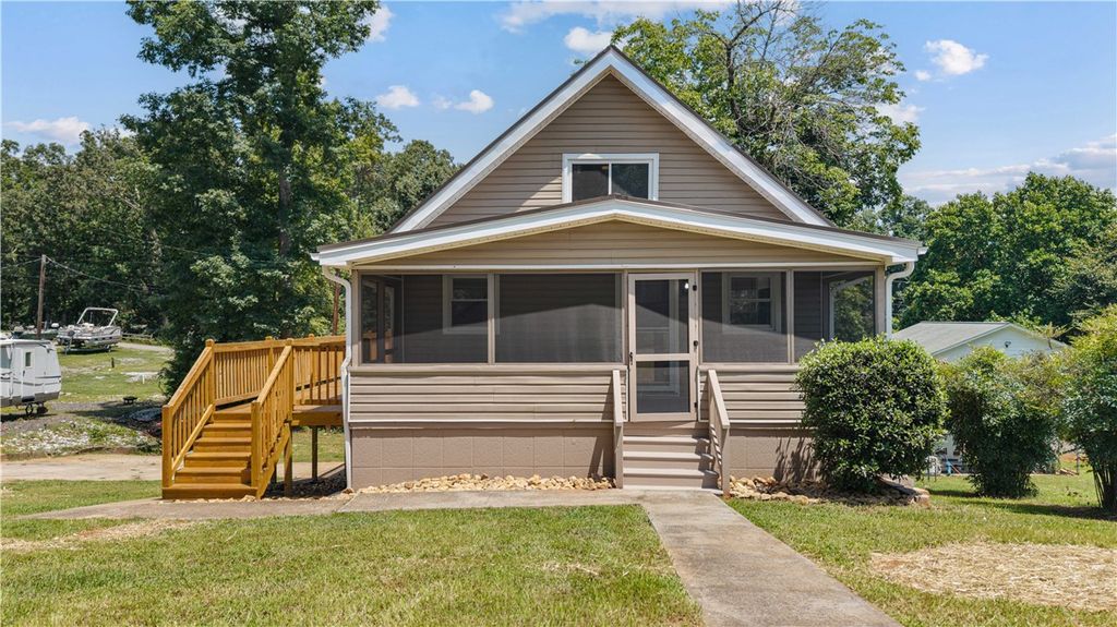 1203 Andersonville Road, Townville, SC 29689