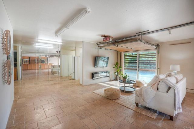2039 E Mission Road, Fallbrook, CA 92028