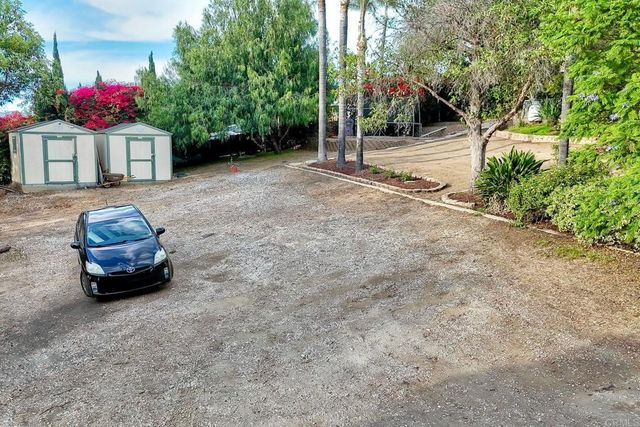 2039 E Mission Road, Fallbrook, CA 92028