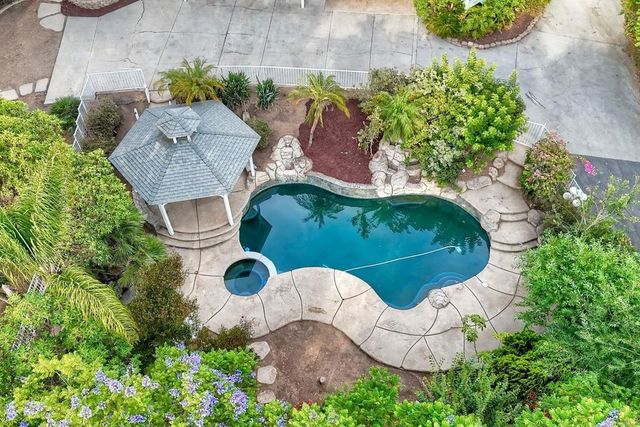 2039 E Mission Road, Fallbrook, CA 92028
