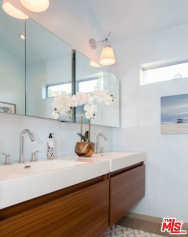 1060 Nowita Place, Venice, CA 90291