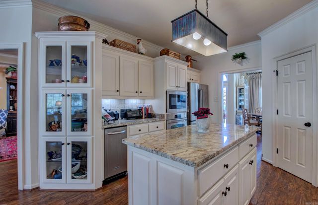 125 Mohawk Dr, Maumelle, AR 72113