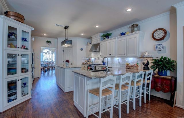 125 Mohawk Dr, Maumelle, AR 72113