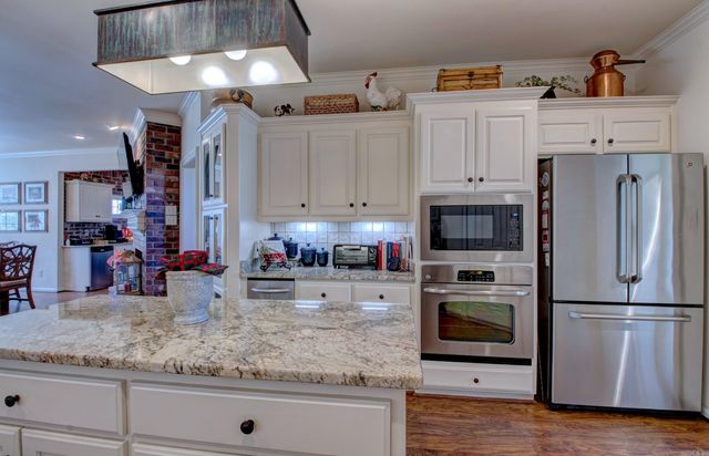 125 Mohawk Dr, Maumelle, AR 72113