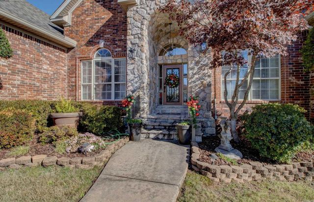 125 Mohawk Dr, Maumelle, AR 72113