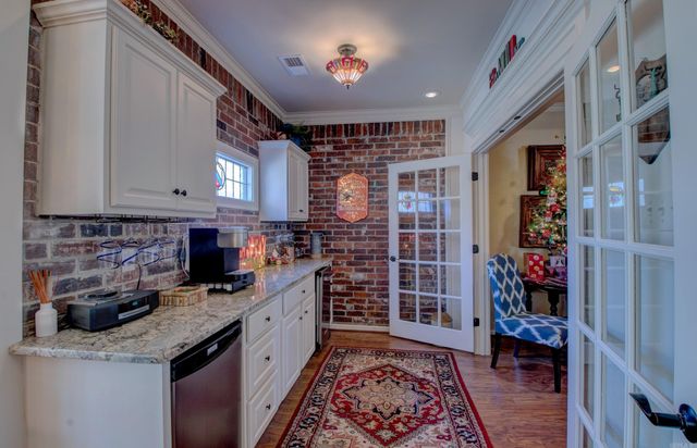 125 Mohawk Dr, Maumelle, AR 72113