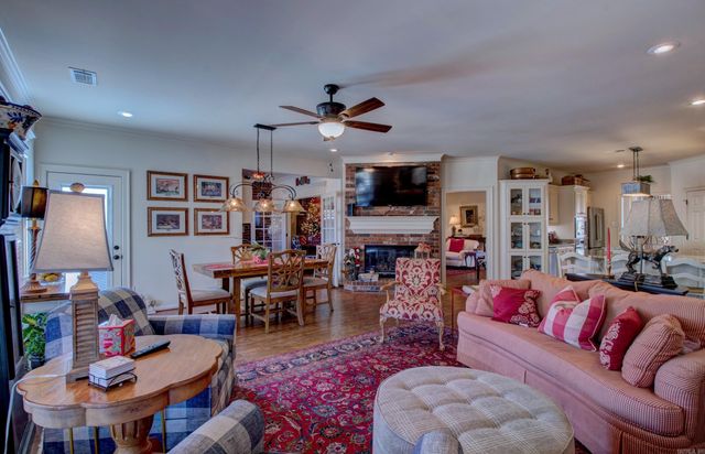 125 Mohawk Dr, Maumelle, AR 72113