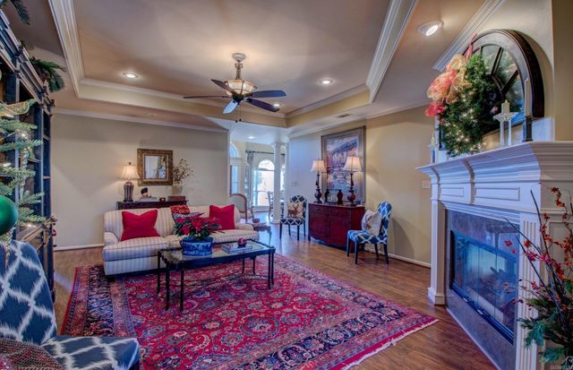 125 Mohawk Dr, Maumelle, AR 72113