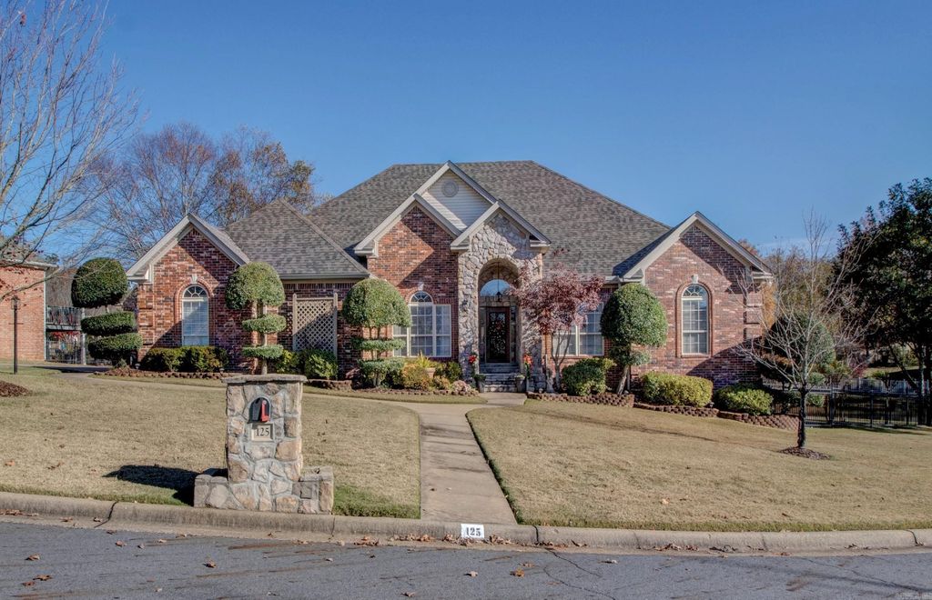 125 Mohawk Dr, Maumelle, AR 72113