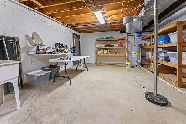 139 Heritage Hills Rd, South Union Twp, PA 15401