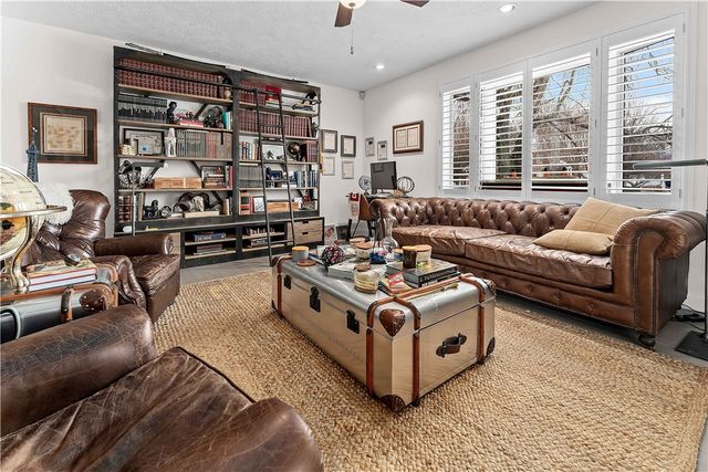 139 Heritage Hills Rd, South Union Twp, PA 15401