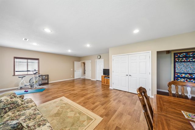 931 15th Avenue SE, Altoona, IA 50009