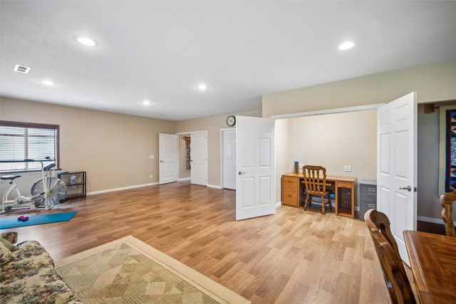 931 15th Avenue SE, Altoona, IA 50009