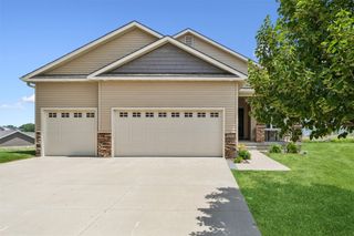 931 15th Avenue SE, Altoona, IA 50009