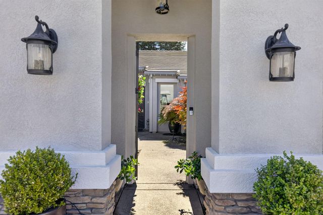 223 Saddlehorn Loop, Lincoln, CA 95648