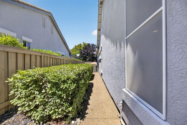 223 Saddlehorn Loop, Lincoln, CA 95648