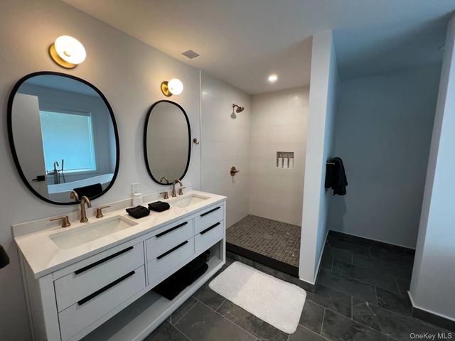 19 Elm Lane, Montauk, NY 11954