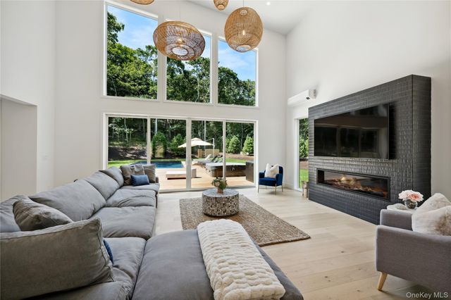 19 Elm Lane, Montauk, NY 11954