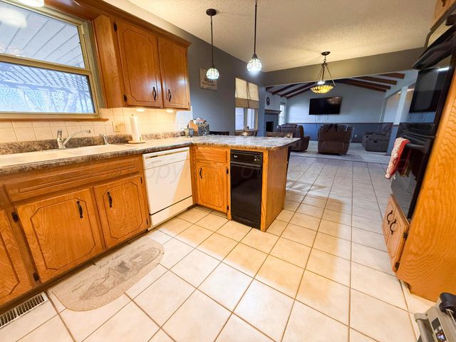 803 N 16th Street, Memphis, TX 79245