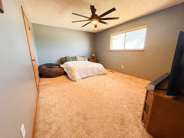 803 N 16th Street, Memphis, TX 79245