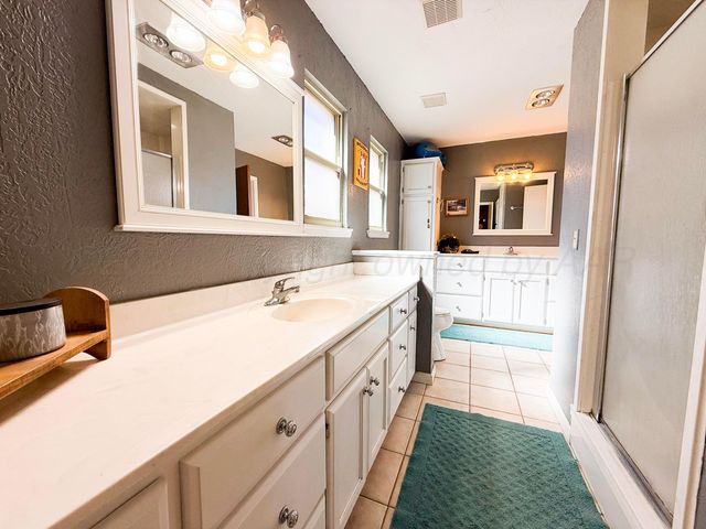 803 N 16th Street, Memphis, TX 79245