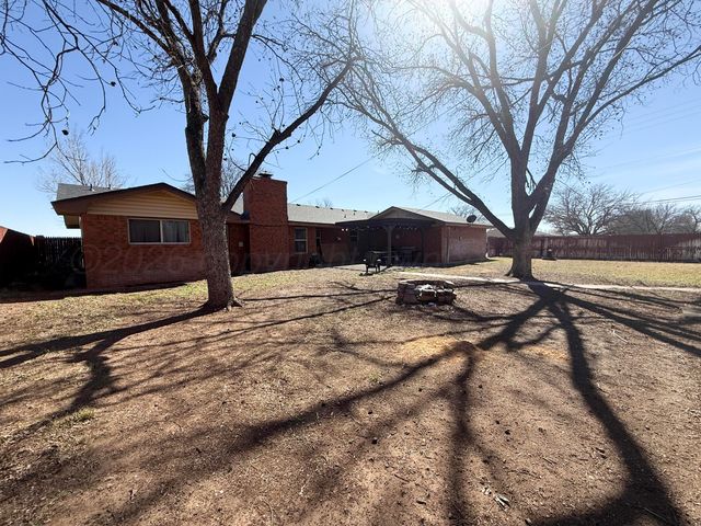 803 N 16th Street, Memphis, TX 79245