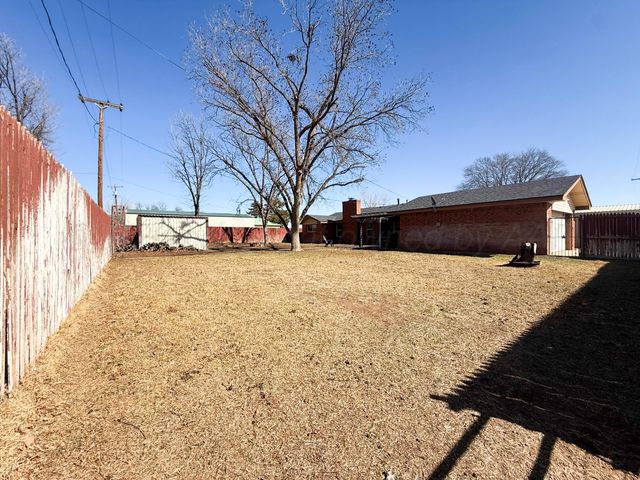 803 N 16th Street, Memphis, TX 79245