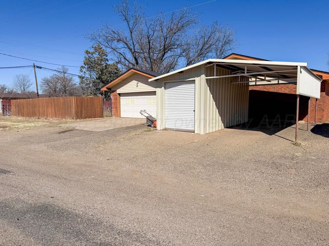 803 N 16th Street, Memphis, TX 79245