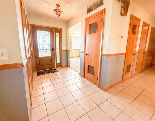 803 N 16th Street, Memphis, TX 79245