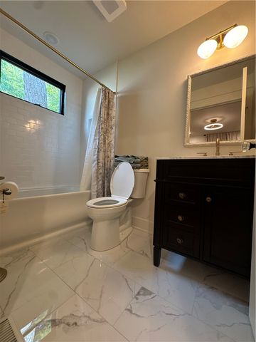 409 Patricia Lane, Fayetteville, AR 72703