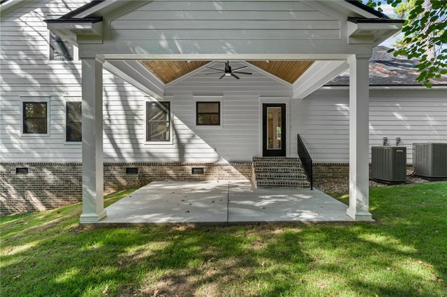409 Patricia Lane, Fayetteville, AR 72703