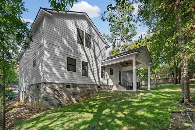409 Patricia Lane, Fayetteville, AR 72703