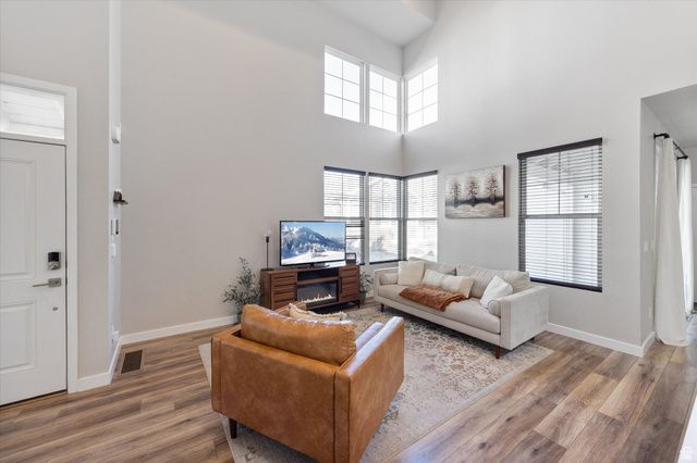 10363 S SILVER MINE RD, South Jordan, UT 84009