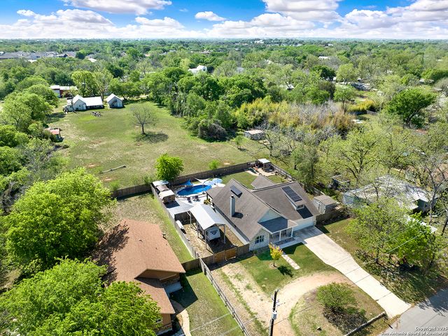 884 E Torrey, New Braunfels, TX 78130