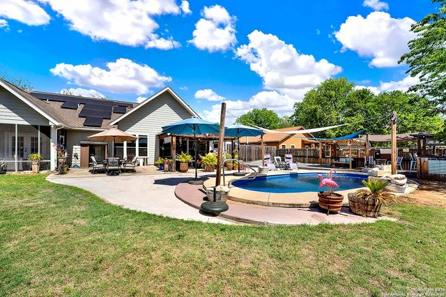 884 E Torrey, New Braunfels, TX 78130