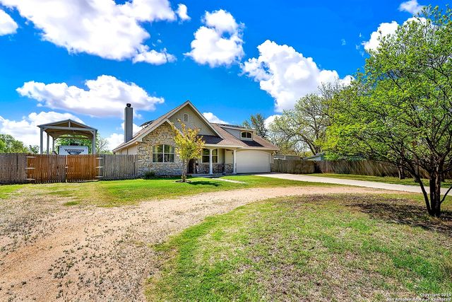 884 E Torrey, New Braunfels, TX 78130
