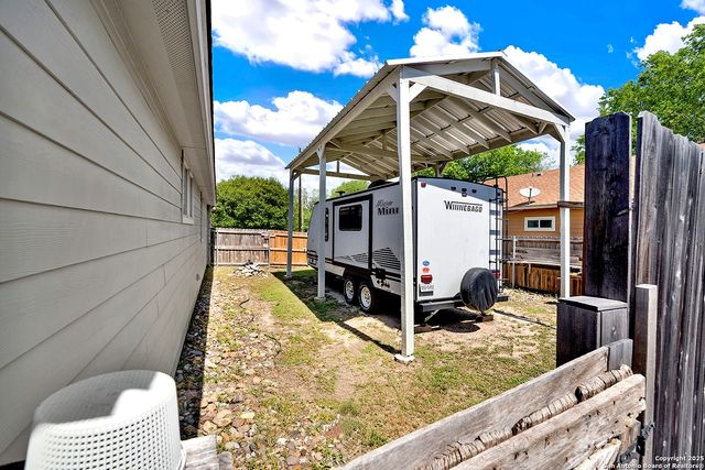 884 E Torrey, New Braunfels, TX 78130