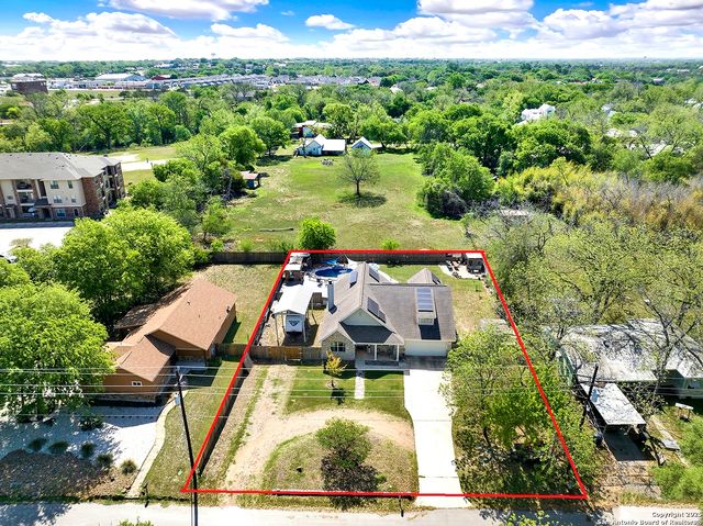 884 E Torrey, New Braunfels, TX 78130