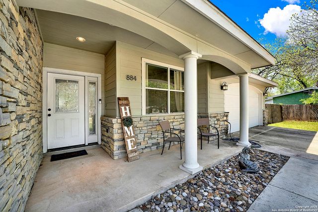 884 E Torrey, New Braunfels, TX 78130