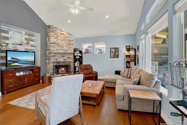 884 E Torrey, New Braunfels, TX 78130