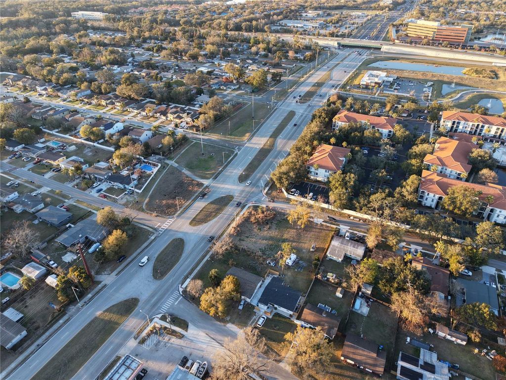 Image 8 of property listing at 2628 HERBISON DRIVE, Orlando, FL 32810