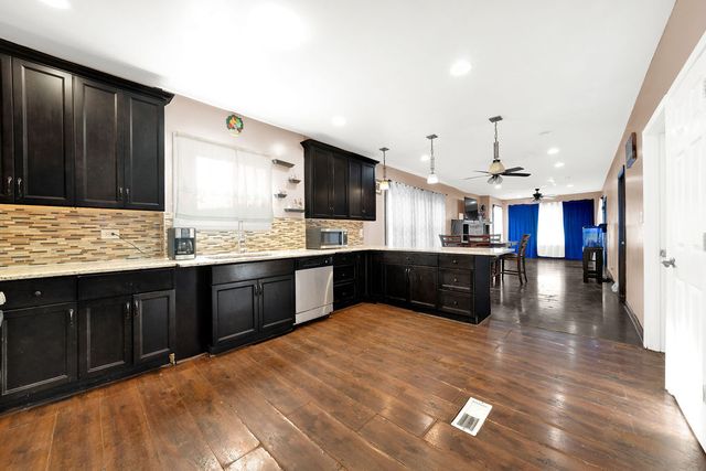 9335 S Loomis Street, Chicago, IL 60620