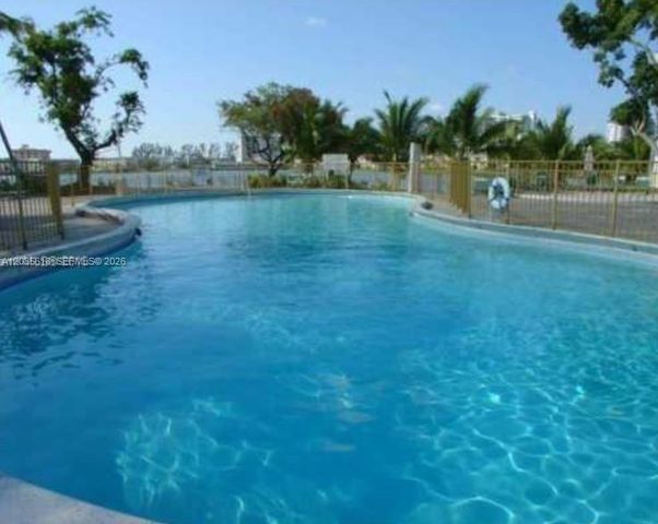 6175 NW 186th St 305, Hialeah, FL 33015