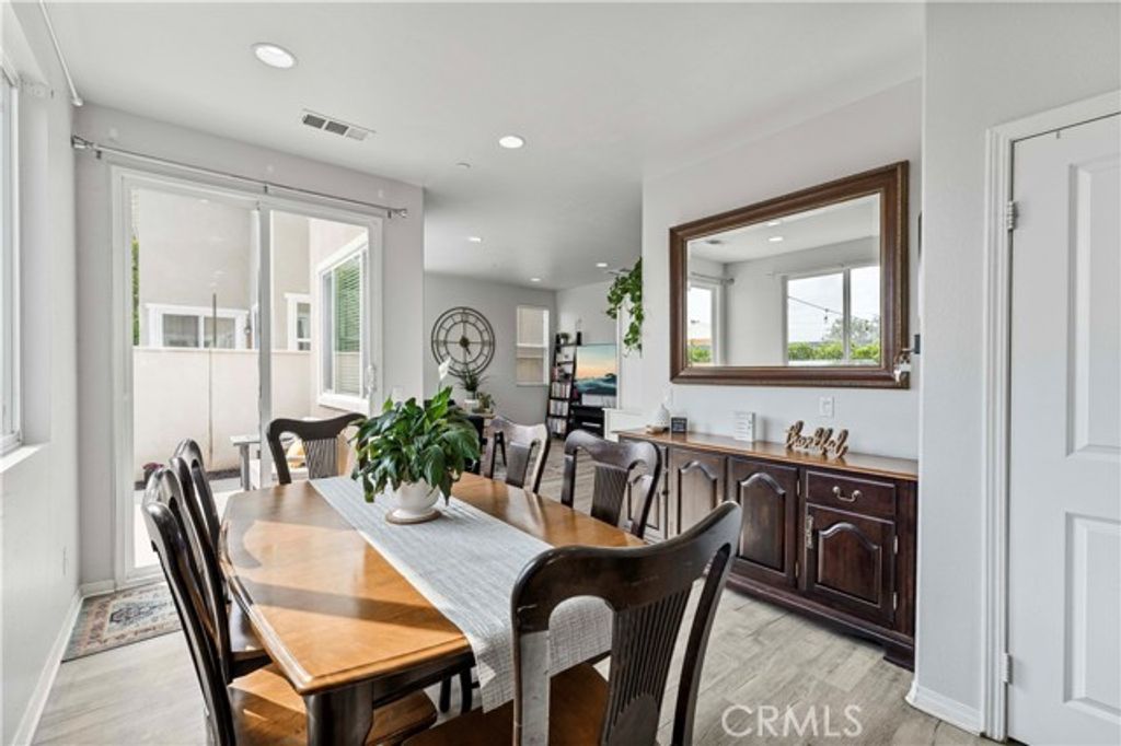 Image 11 of property listing at 1357 Bonnie Cove Avenue, Glendora, CA 91740