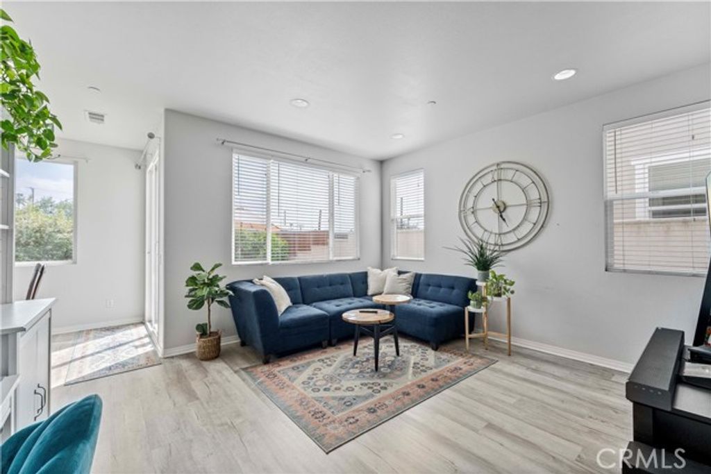 Image 5 of property listing at 1357 Bonnie Cove Avenue, Glendora, CA 91740