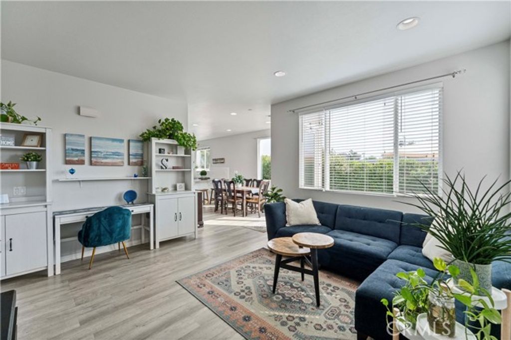 Image 6 of property listing at 1357 Bonnie Cove Avenue, Glendora, CA 91740