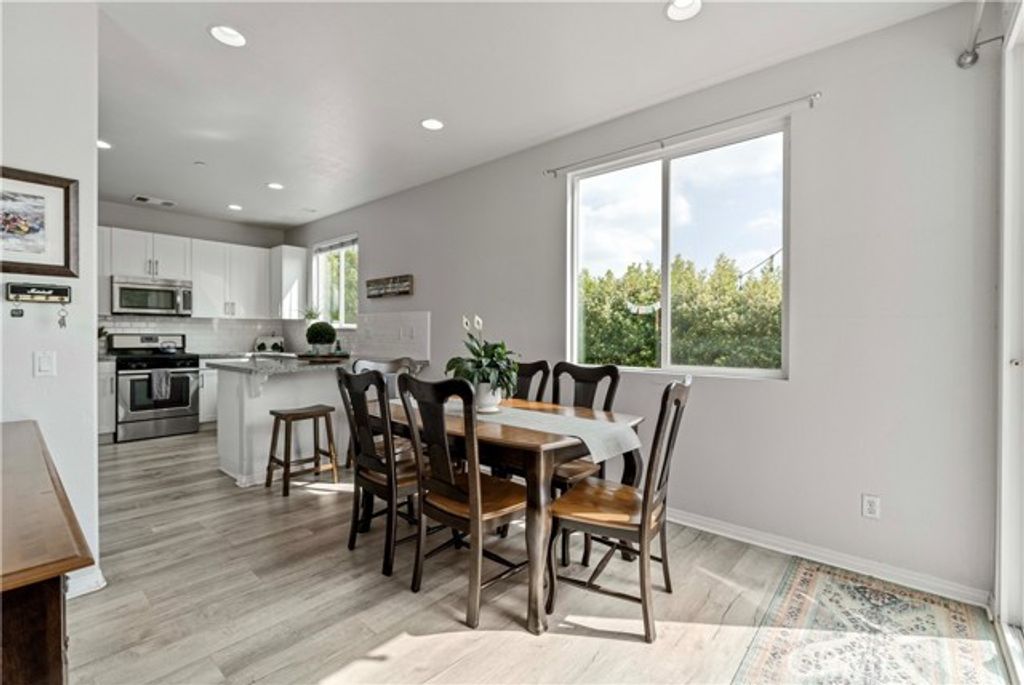 Image 9 of property listing at 1357 Bonnie Cove Avenue, Glendora, CA 91740