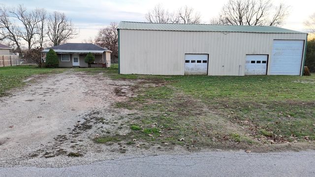 699 W Ragsdale Street, Seymour, MO 65746