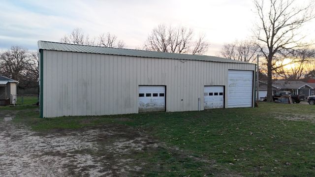 699 W Ragsdale Street, Seymour, MO 65746