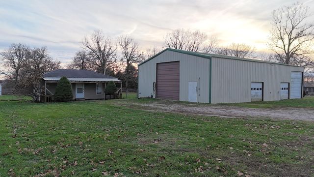 699 W Ragsdale Street, Seymour, MO 65746